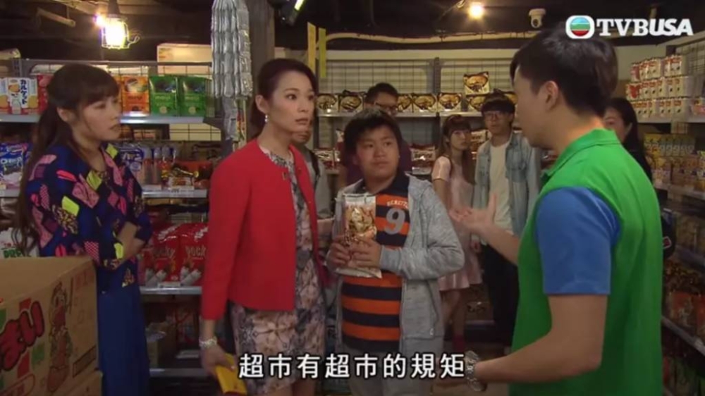 經理指上級選擇不更換位置，所以他無能為力。