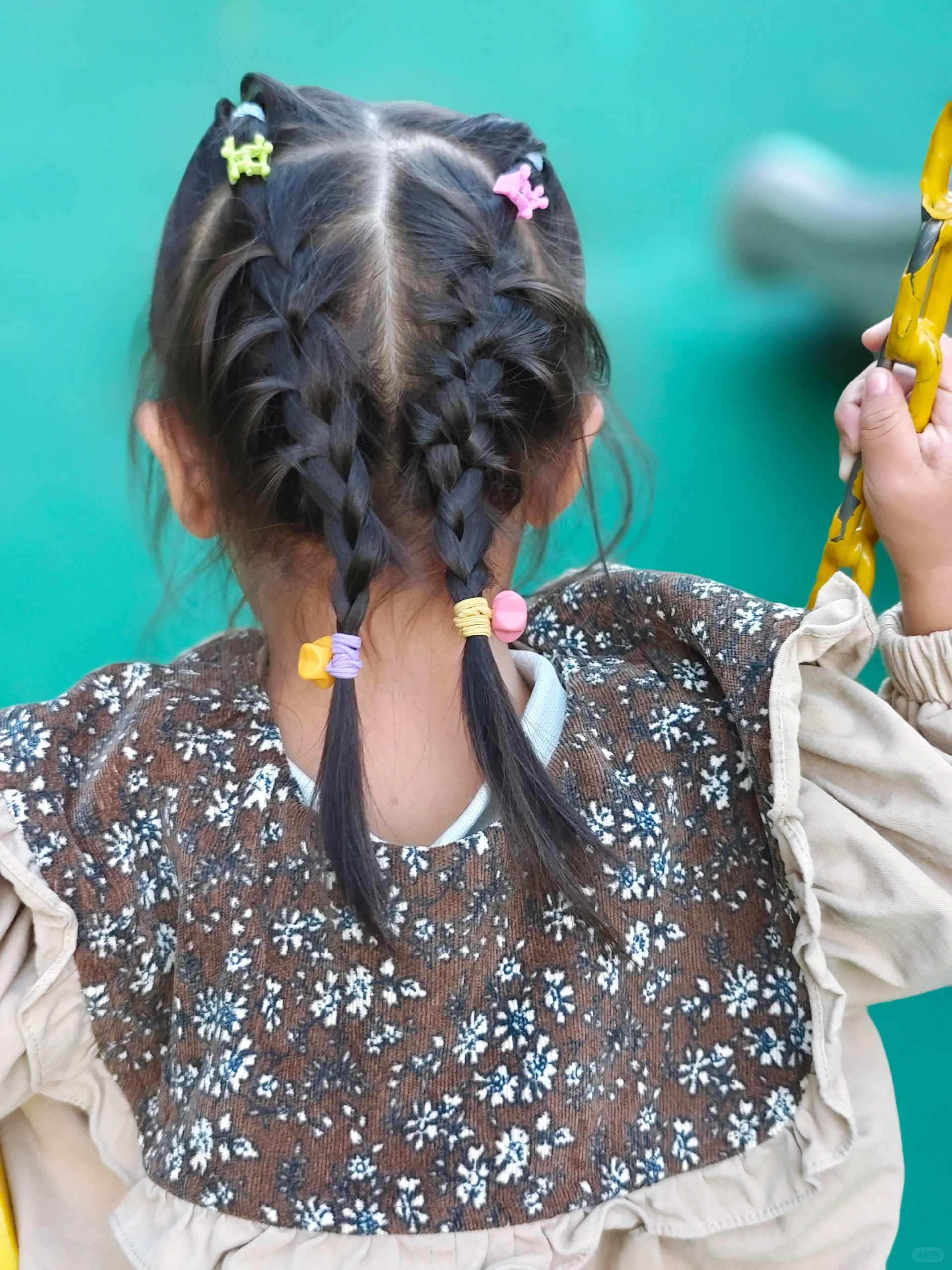 該名媽媽指自己用了30分鐘才編好。