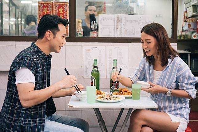 人夫指,見到搬出婆家後,太太變得開心。