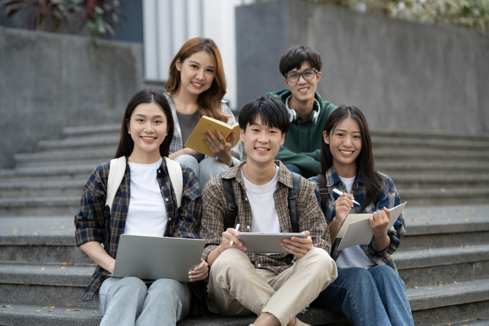 學生需要備妥申請文件。