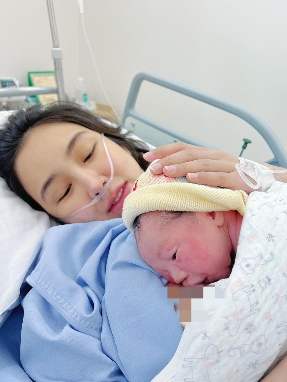 孕媽記掛一桌食物,老闆只好祭出免費餐,安撫孕婦快去醫院。