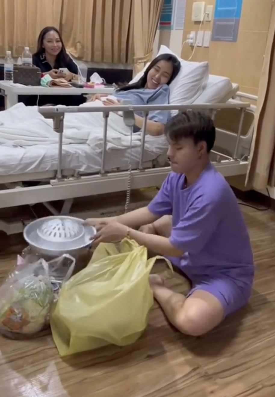 老闆親自帶上打邊爐工具和食材探望孕媽。