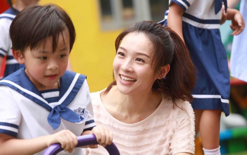 政府宣布明年4月起，幼兒中心家長津貼講增加至1千元。