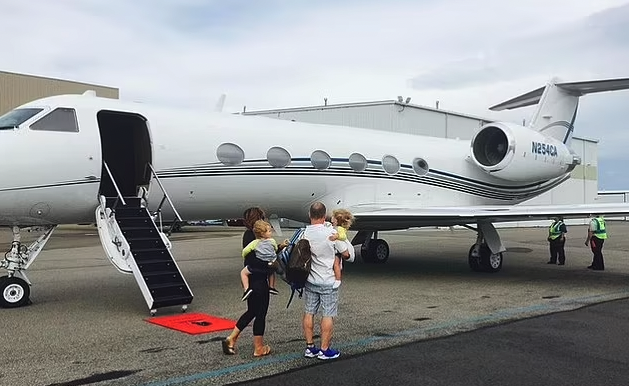 Lzzy指自己未必能經常見到丈夫。