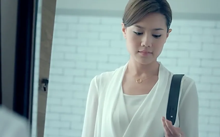 一名議員猛烈抨擊生完孩子後迅速返回工作崗位的媽媽們。