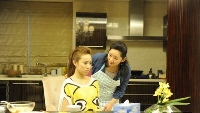 同學解釋，因為周紫雨家人非常嚴格，所以她不曾在外享用西餐。