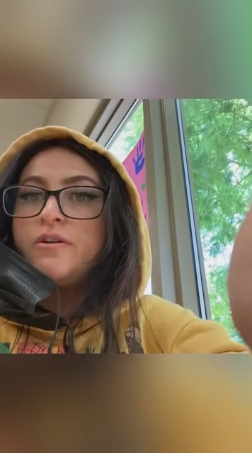 前年，美國德州一位媽媽Casey Garcia扮成13歲的女兒到學校上課。