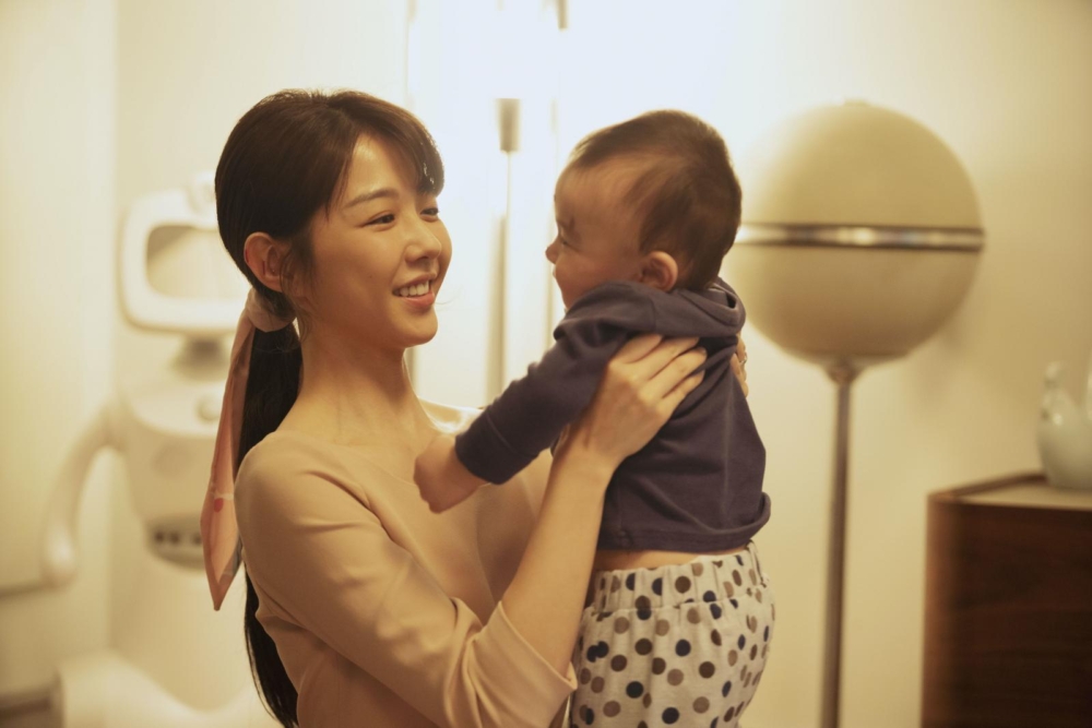 逼著媽媽在育兒上省下不少開銷。