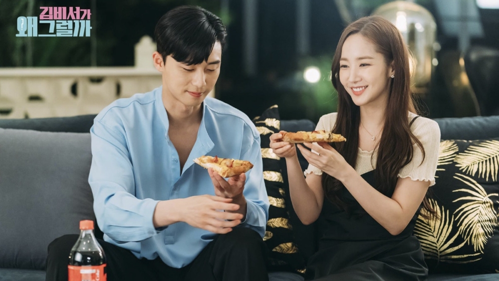 一位來自中國的女大學生因為第一次吃薄餅，激動落淚。