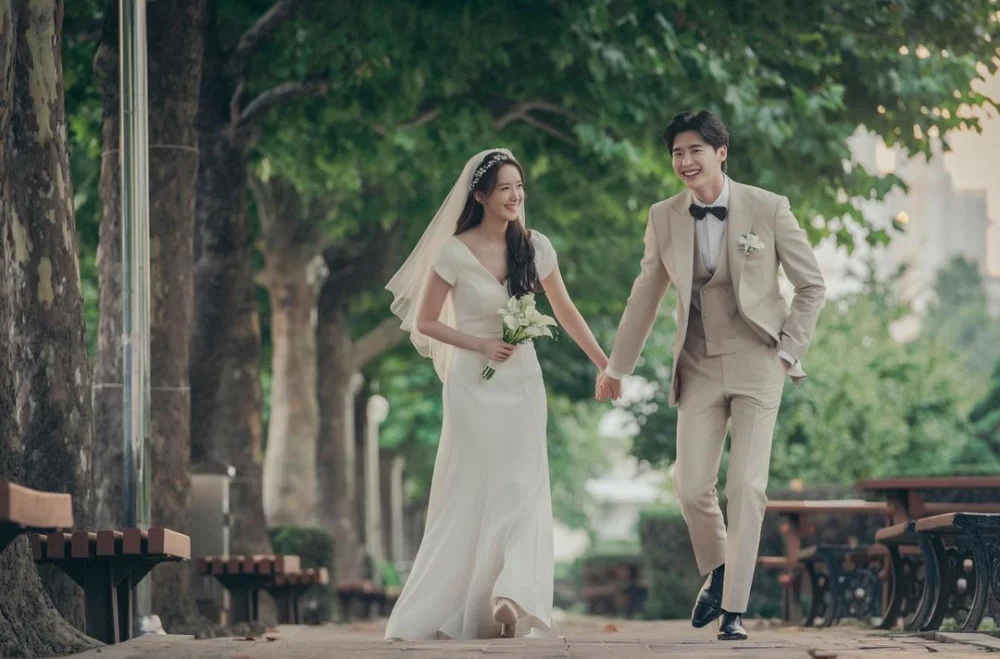 人妻嫁給有錢老公，照顧家庭之餘還有時間出國讀書換工作。