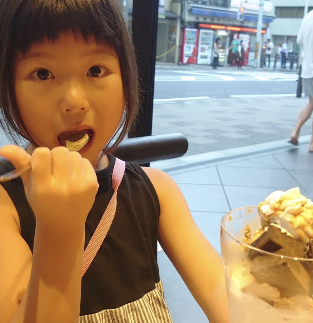 上畠寛弘的女兒嫌棄爸爸太肥,揚言再不減肥就不嫁給爸爸。