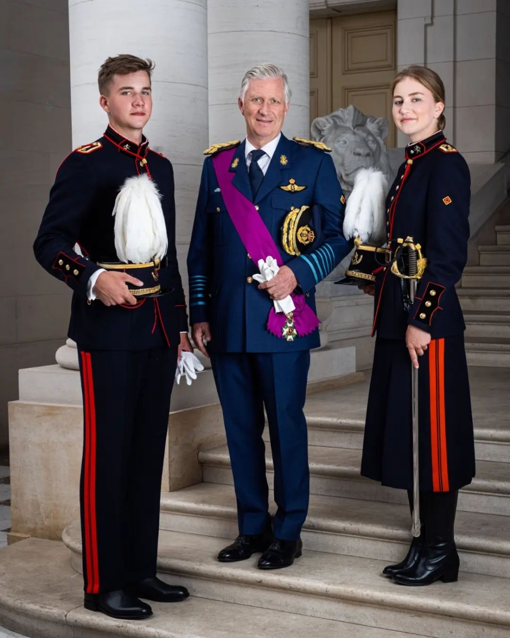 伊莉莎白公主精通5種語言,已經接受過軍事訓練。