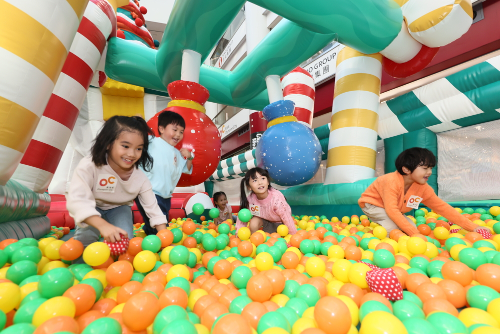 小朋友可以完成三項任務，獲得聖誕禮物。