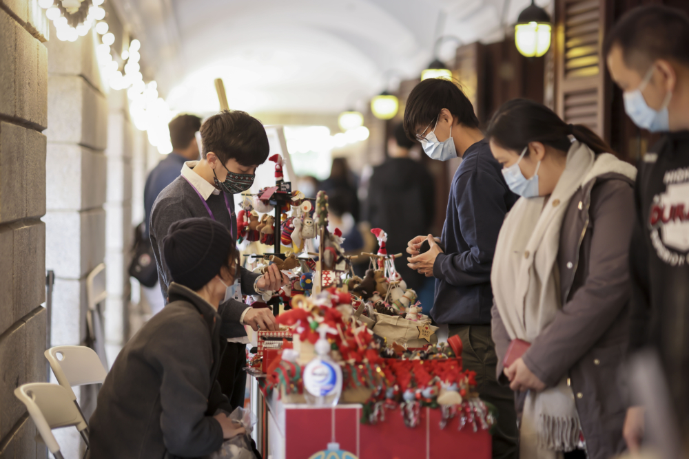 現場有多個人氣品牌、聖誕精品、手作、美食及澳洲特產發售。
