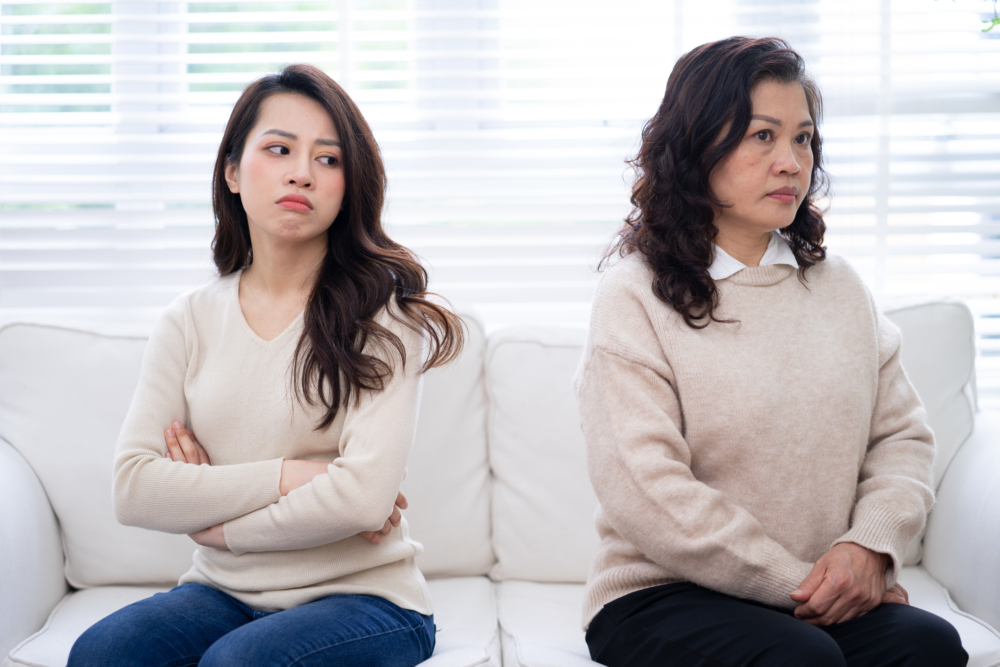 奶奶與媳婦同樣是扮演著照顧家人的角色，「一山焉能藏二虎」呢？