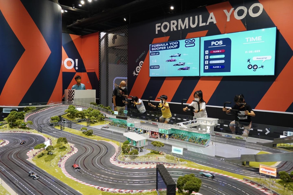 喜歡車車的小朋友不要錯過迷你賽道。