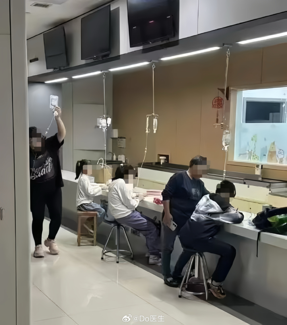 有家長無奈指：「身為家長我根本不想讓他寫啊，老師不放過我們啊」。