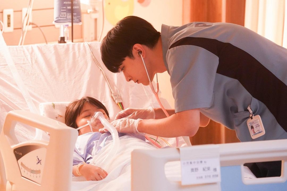 醫生建議女孩住院治療。（示意圖）