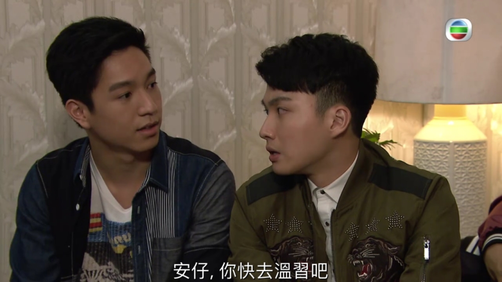 日復日的相處，二人成為好友，無話不談