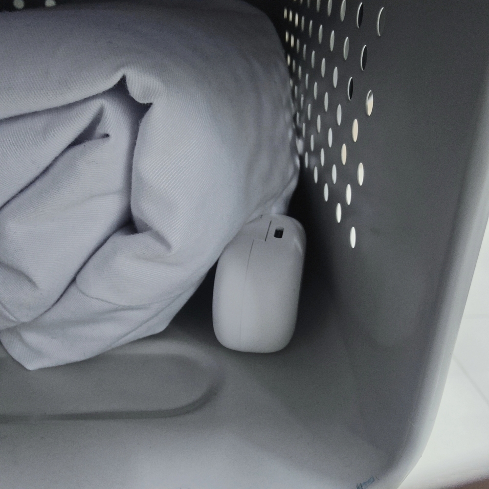 事主發現失物--耳機，頓時很慌張，擔心被人誤會