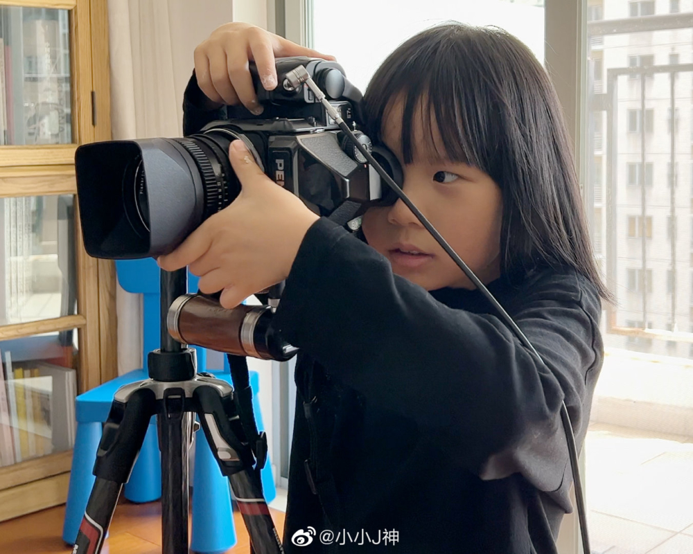 9歲女孩笙笙已經是知名的兒童攝影師。