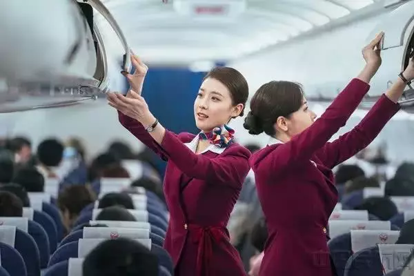 航空公司發言人事後回應，強調機組人員接受過廣泛的培訓。