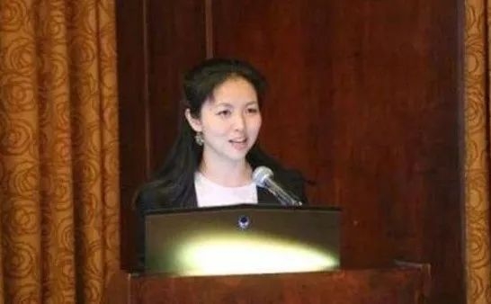 劉亦婷與朋友創業的公司在2008年倒閉。