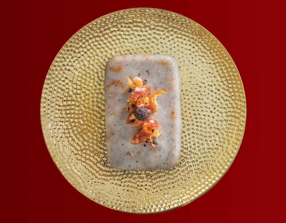 紫粵軒黑松露臘味蘿蔔糕。