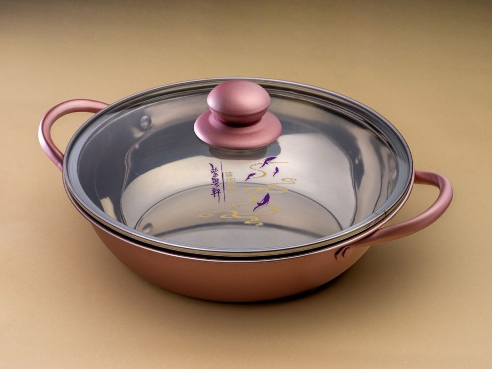 盆菜採用高質輕巧玫瑰金不銹鋼煲。