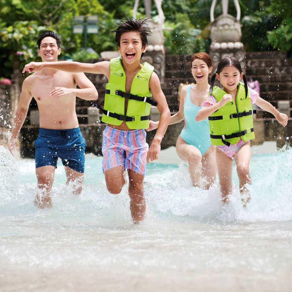 聖淘沙水上探險樂園(Adventure Cove Waterpark)。