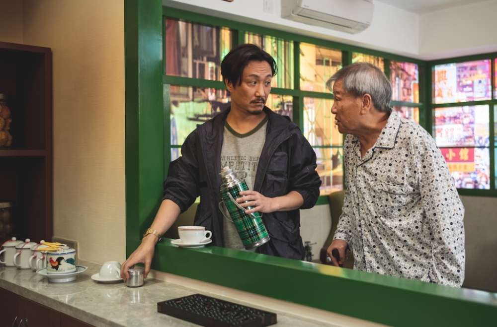 港爸難以放下身段坐「底層職業」。