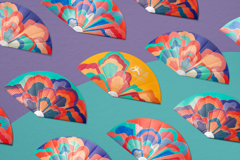 又一城新春繁花盛放利是封禮盒套裝以花瓣摺扇為主設計。