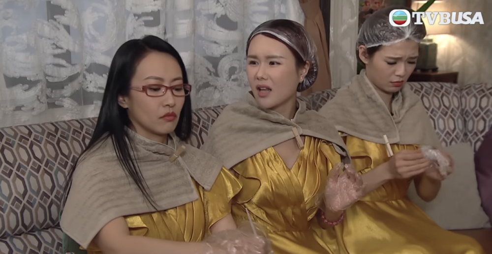 新娘指定髮色必須是金色或黑色，意味伴娘要染髮