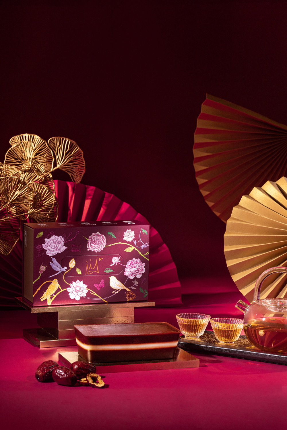 Royal Delights桂圓金箔棗皇糕。