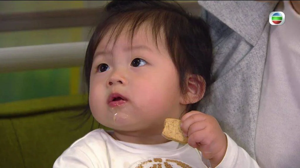 網民認為BB很可憐。