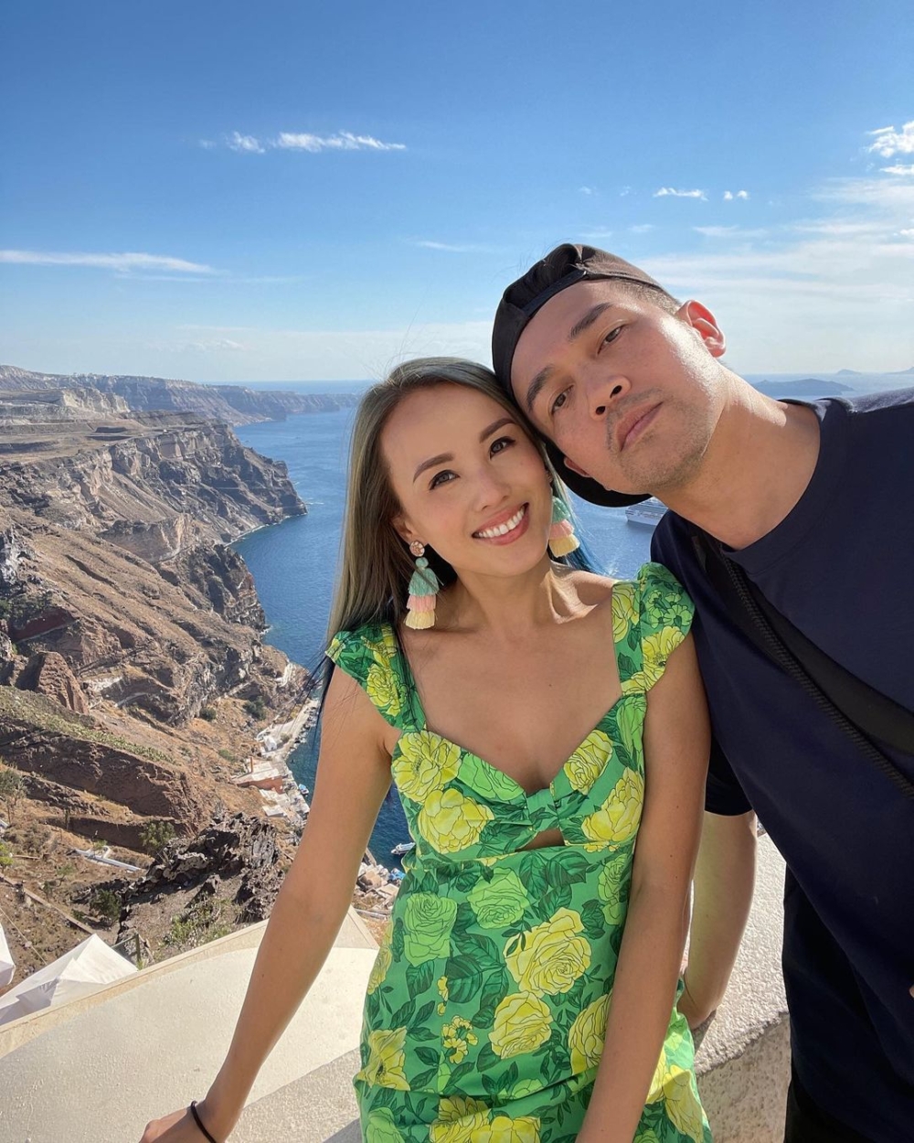 兩人結婚多年感情依舊甜蜜。