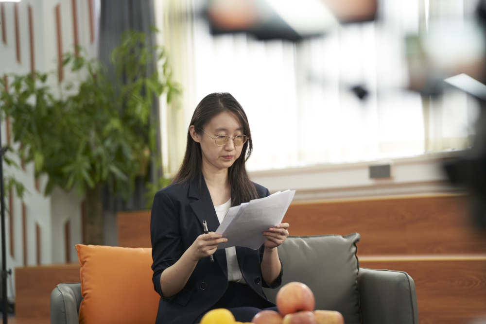 兩兄妹的媽媽是一名從事電視新聞業21年的主播。