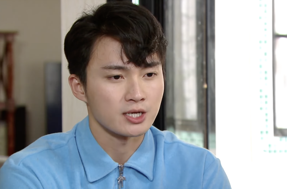 兒子抱怨媽媽不收拾自己屋企。