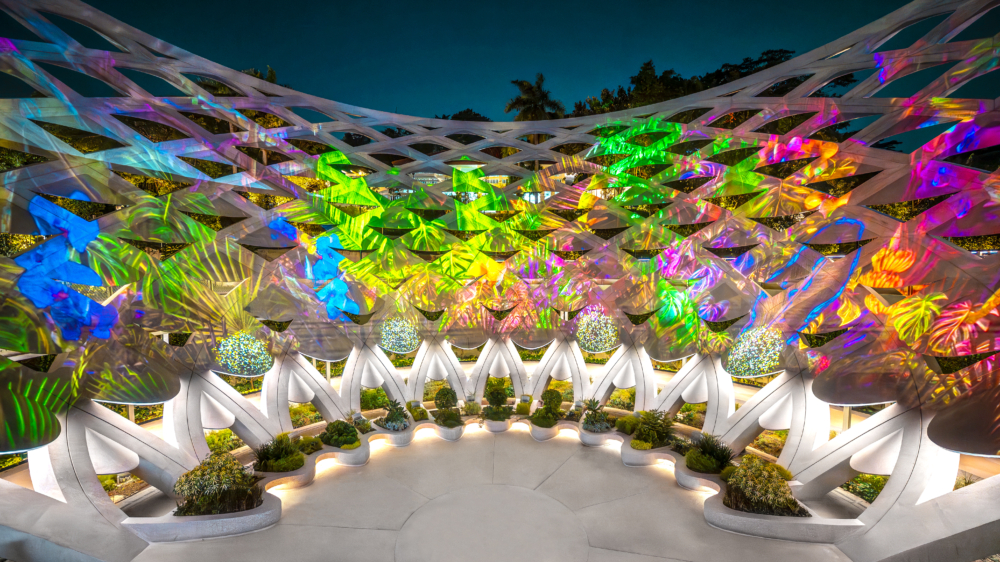 觸閣 (Tactile Trellis)有多種植物刺激觸覺。