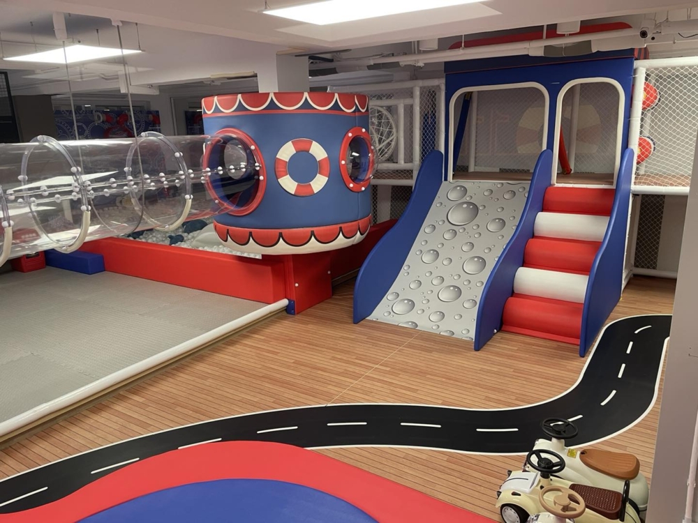 Pier 11是航海主題Playhouse。