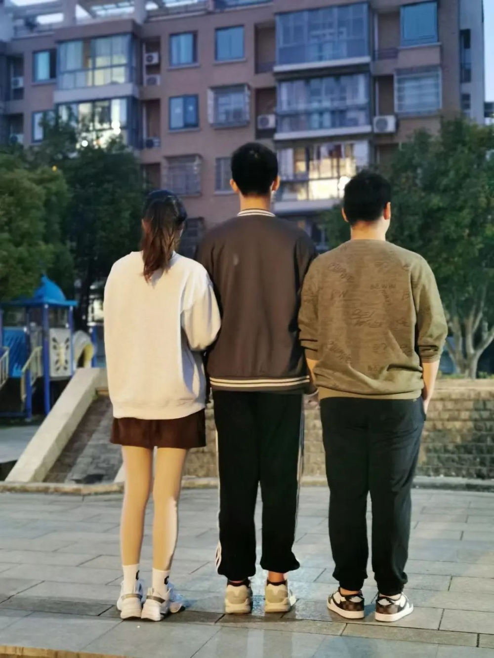 兒童增高|內地小六男童已經長到191 cm。