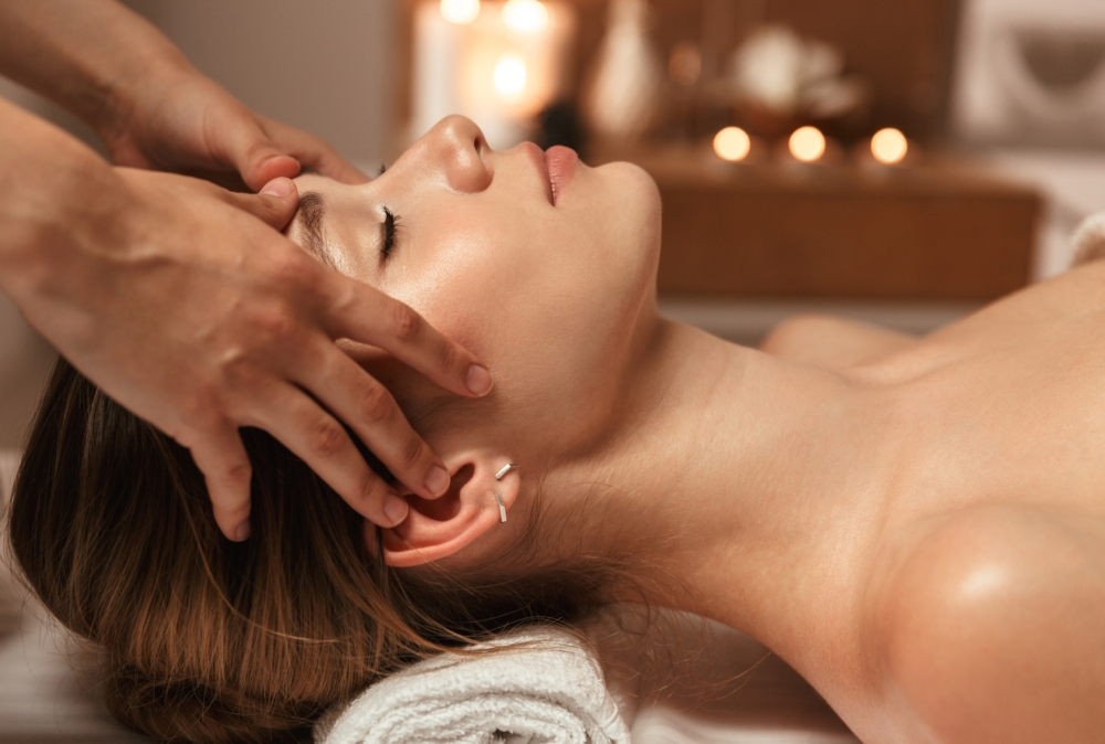 浸浴後，便享受「90分鐘療癒櫻花香薰按摩」