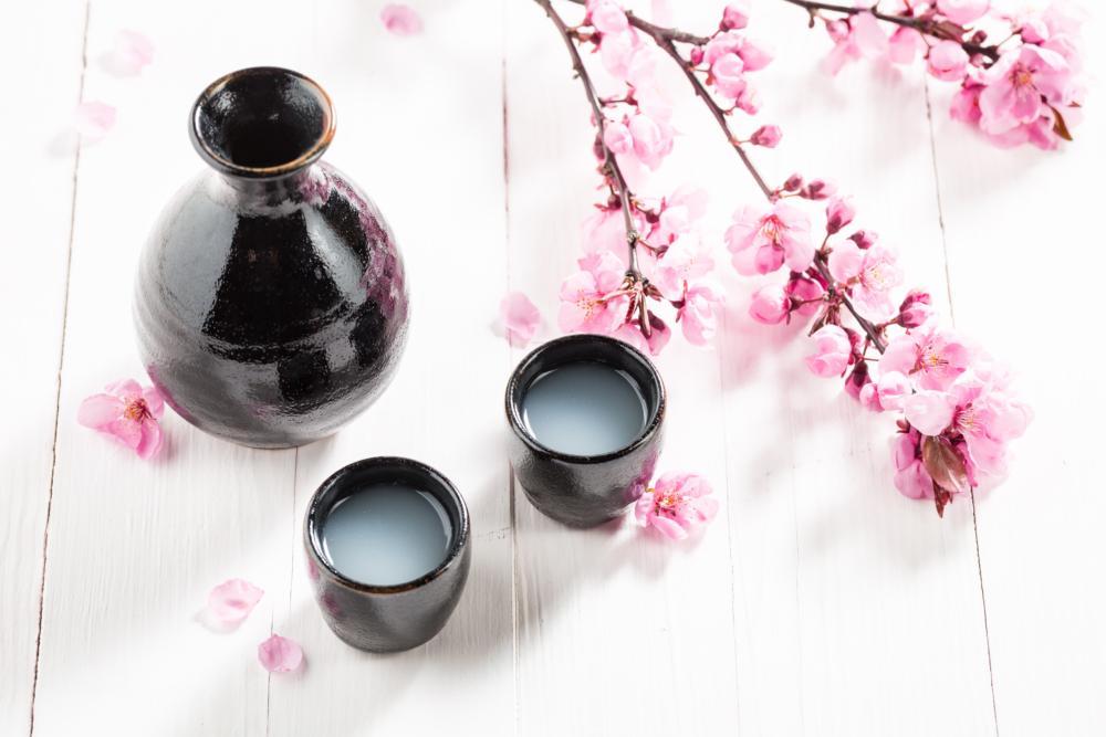 之後可享用清酒、櫻花慕絲蛋糕及抹茶