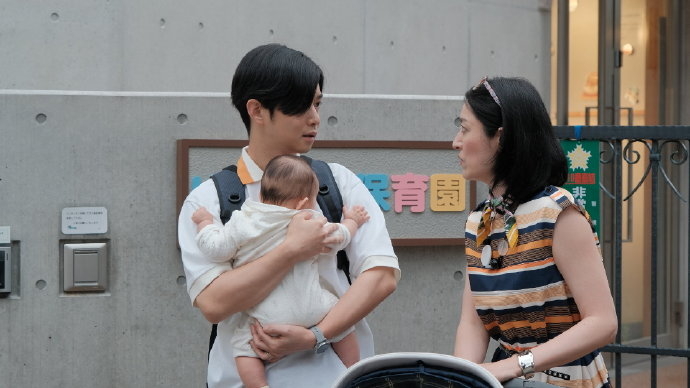 年輕港爸擔心女兒日後會看不起低學歷父母。