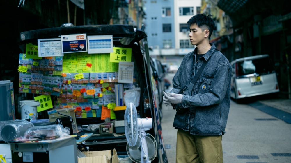 為了賺錢養家，年輕港爸沒有繼續升學。