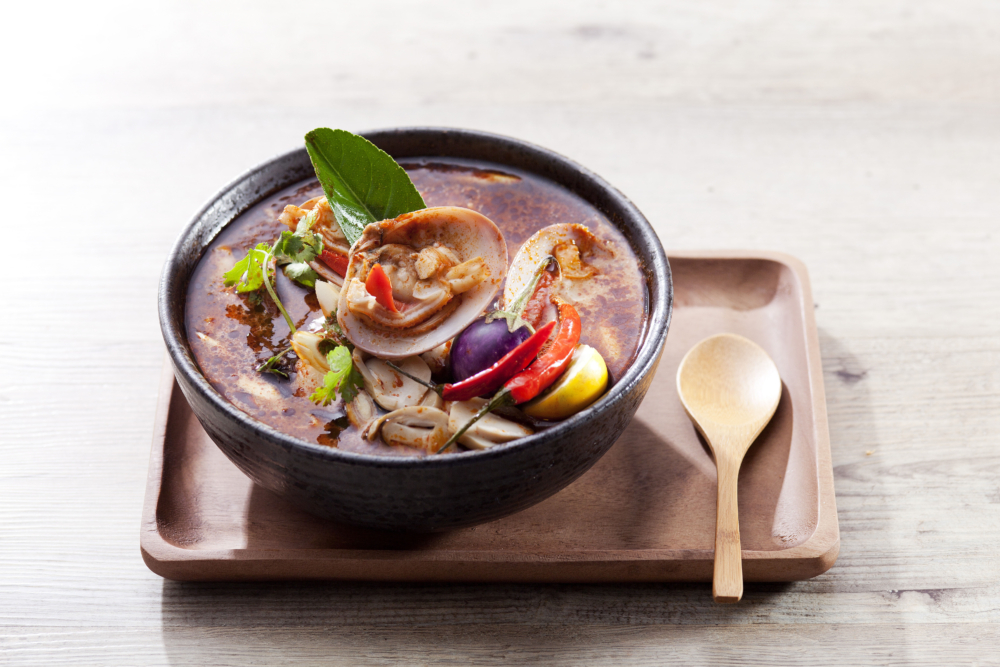 可選冬蔭功湯 或 泰式蟹肉魚肚羹