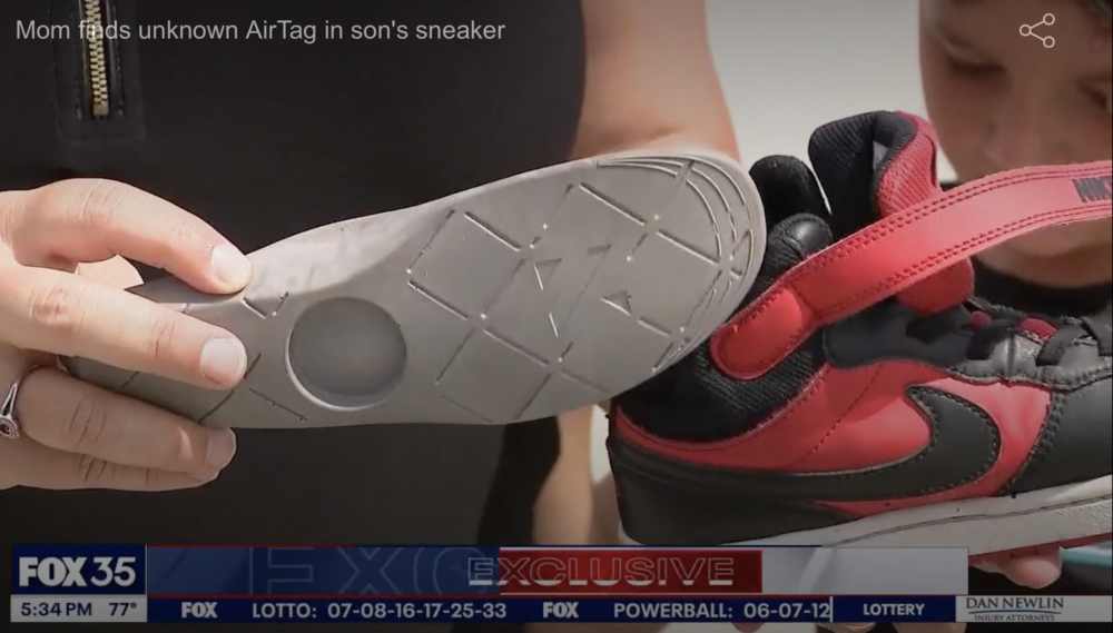 AirTag藏在波鞋內。