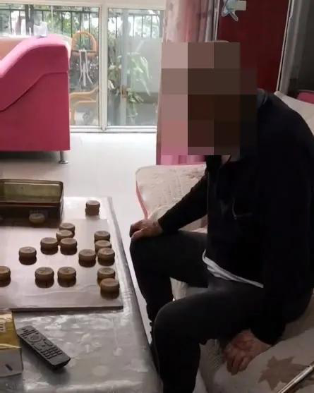 遺贈扶養協議｜劉先生平時會陪阮大爺下棋。