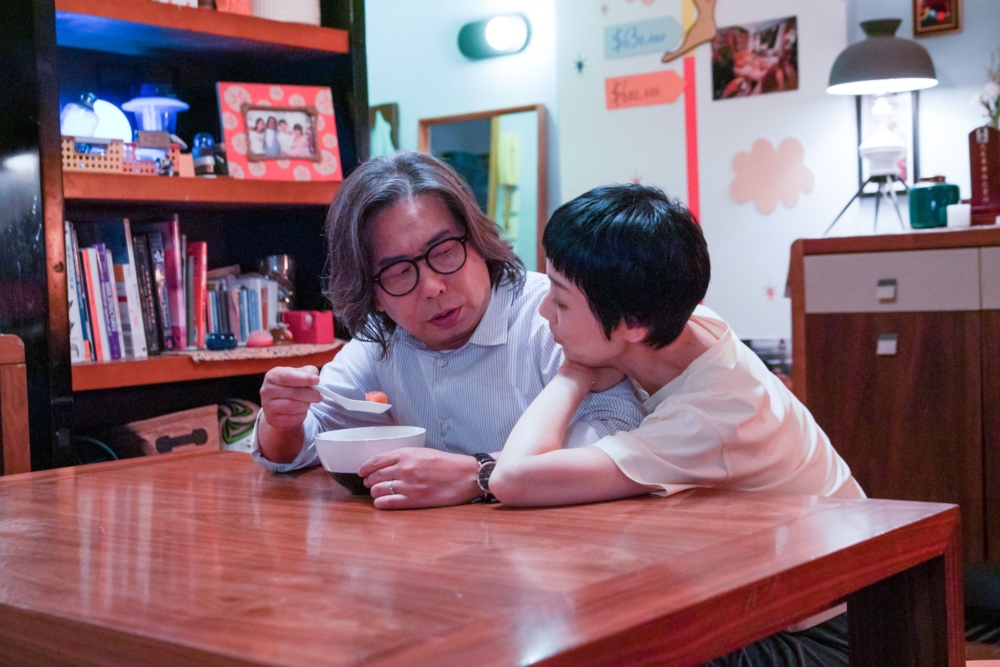 夫妻省吃儉用存錢為兩名子女買樓。