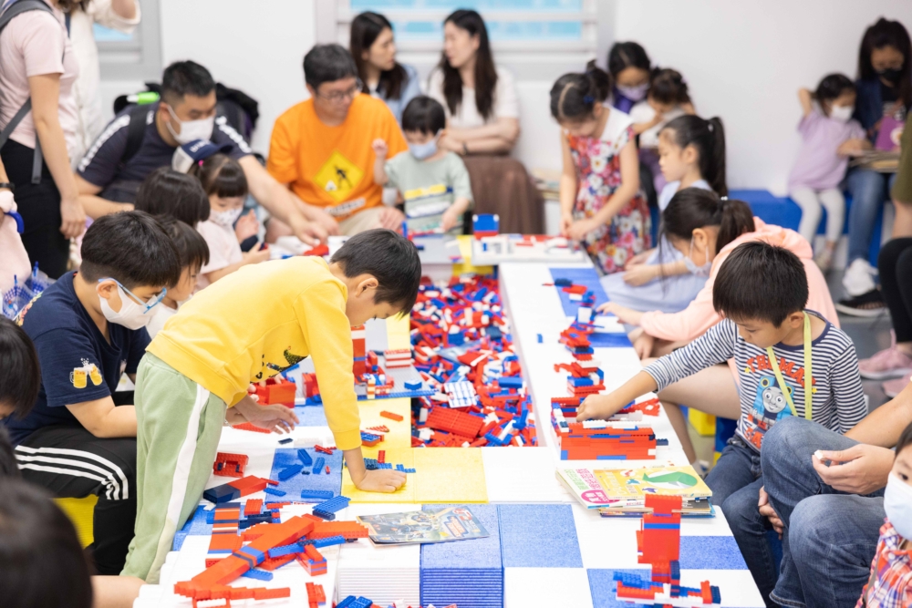 栢克大廈展場為小讀者特設樂高積木玩樂專區，讓小讀者釋放創造力